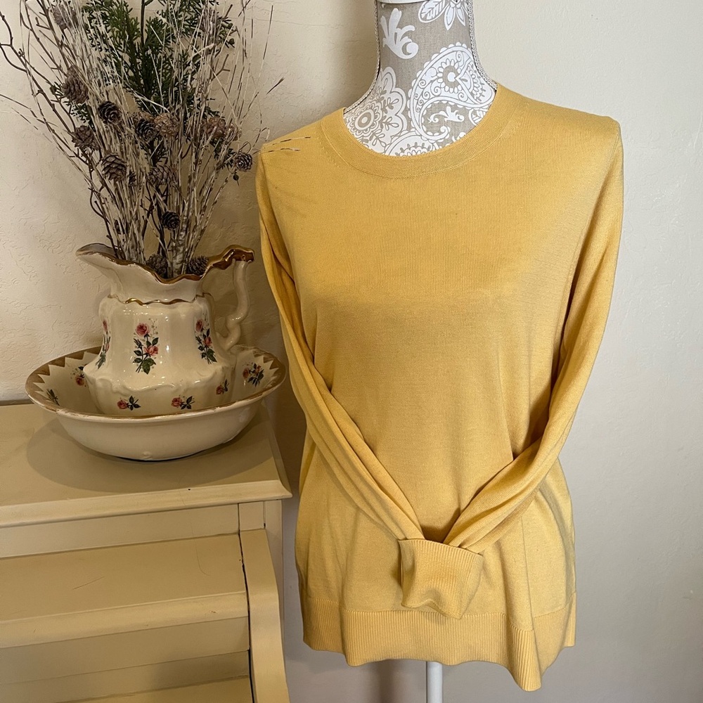 Banana Republic, crew neck sweater